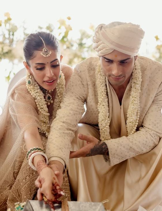 Prateik Babbar Priya Banerjee